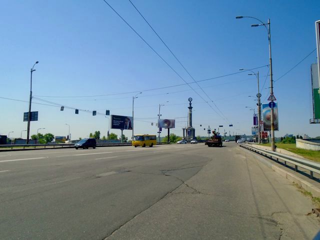 Беклайт 8x4,  Воссоединения пр-т  - Русановская набережная, выезд на мост Патона