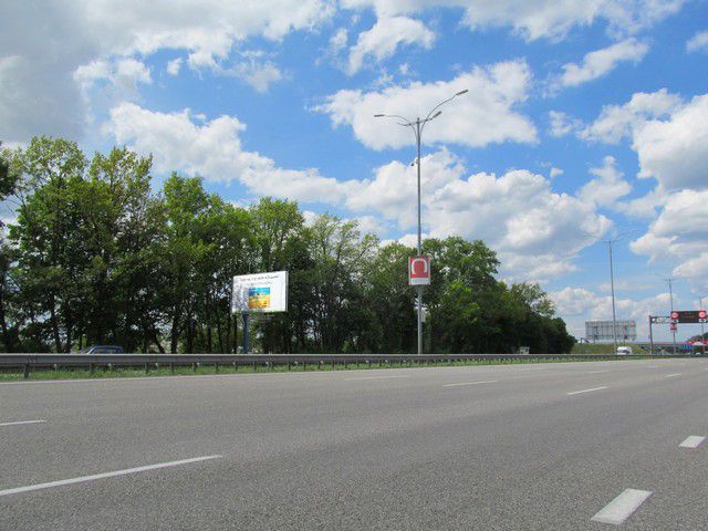 Щит 8x4,  31,250 км. автомагистрали Борисполь - Киев