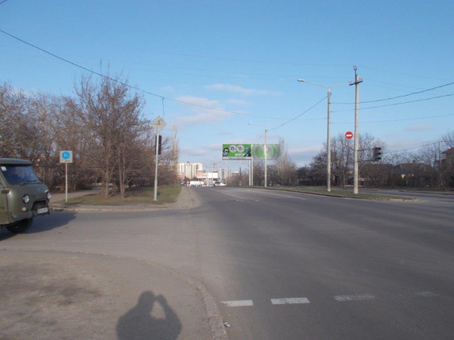 Щит 6x3,  Південна  дорога 40  - Кишинівська вул. (з центру)  (лівий)