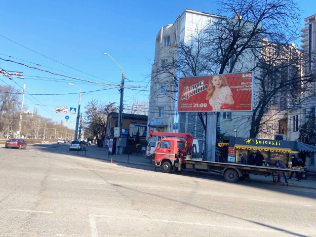 Щит 6x3,  Черняхівського вул., 2 - поворот на Фонтанськую дорогу 31