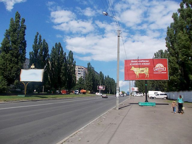 Щит 6x3,  Шухевича ул., (остановка транспорта,напротив "Приватбанк", 400 м.к супермаркету "Novus")